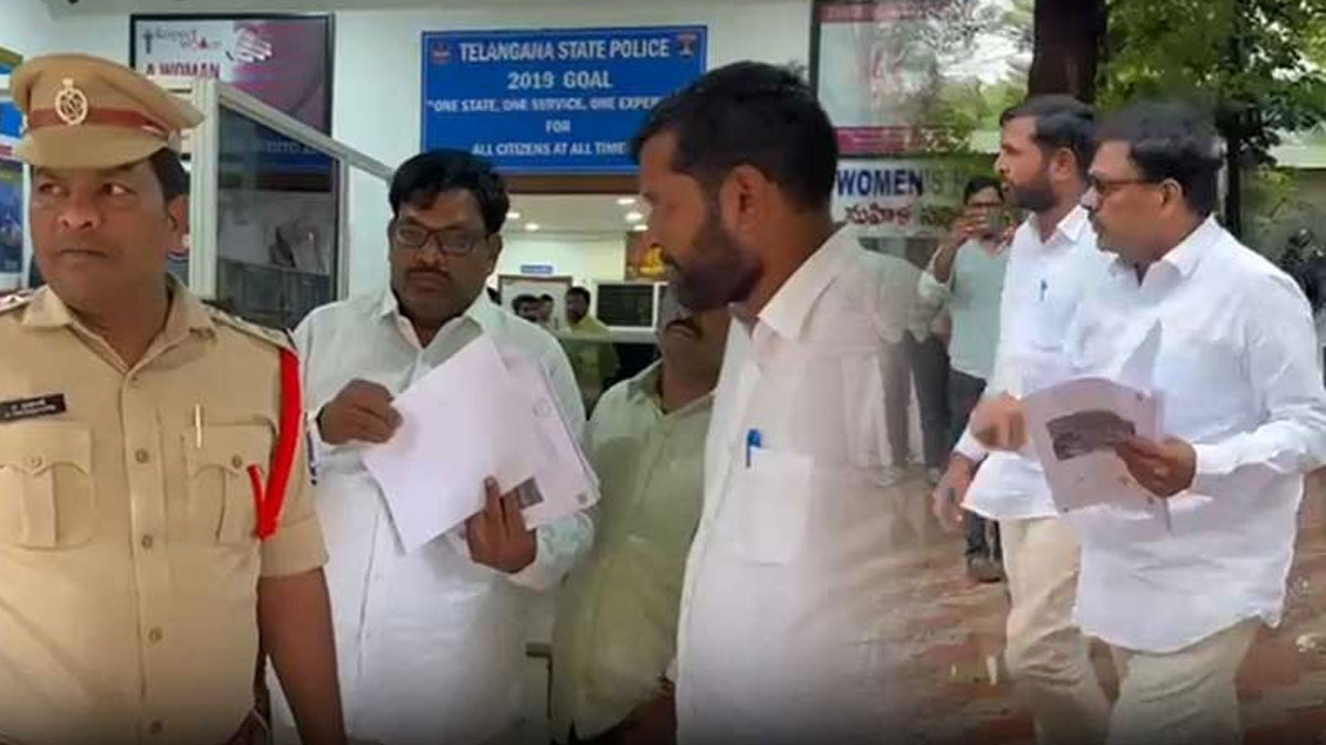 అదృశ్యమైన బీజేపీ నేత తిరుపతి రెడ్డి పీఎస్‌లో ప్రత్యక్షం: ఆ ఎమ్మెల్యేపై సంచలన ఆరోపణ