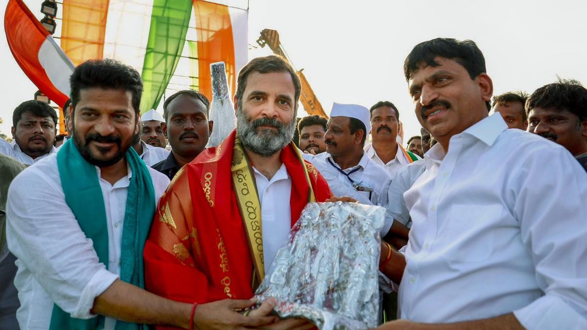 పొంగులేటికి హైకమాండ్ ప్రాధాన్యత వెనుక..!!