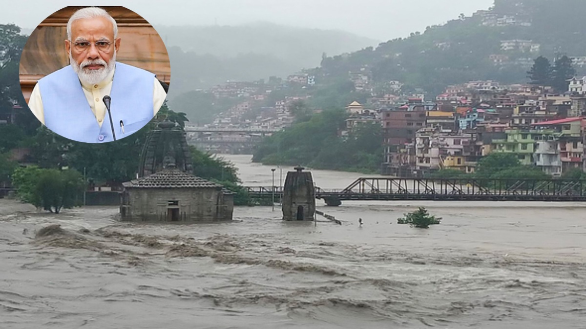 భారీ వర్షాలతో అతలాకుతలం: ఆ రెండు రాష్ట్రాల సీఎంలకు ప్రధాని మోడీ ఫోన్