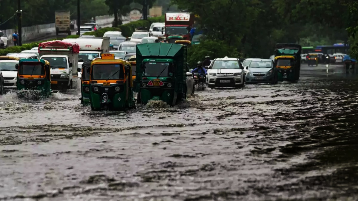 ఐటీ హబ్ లో అదుర్స్, ఆ రోడ్లలో వెలితే సినిమా కాదు ఇంకా ఎక్కువే కనపడుతోంది !