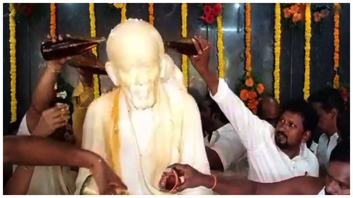 Sai Baba: మద్యం సీసాలతో సాయిబాబాకు అభిషేకం.. ఆగ్రహం వ్యక్తం చేస్తున్న భక్తులు..