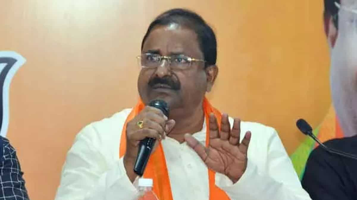 AP BJP Chief : సోము అవుట్ - తెరపైకి సత్యకుమార్-చివరి క్షణంలో పురంధేశ్వరి పేరు ఖరారు..