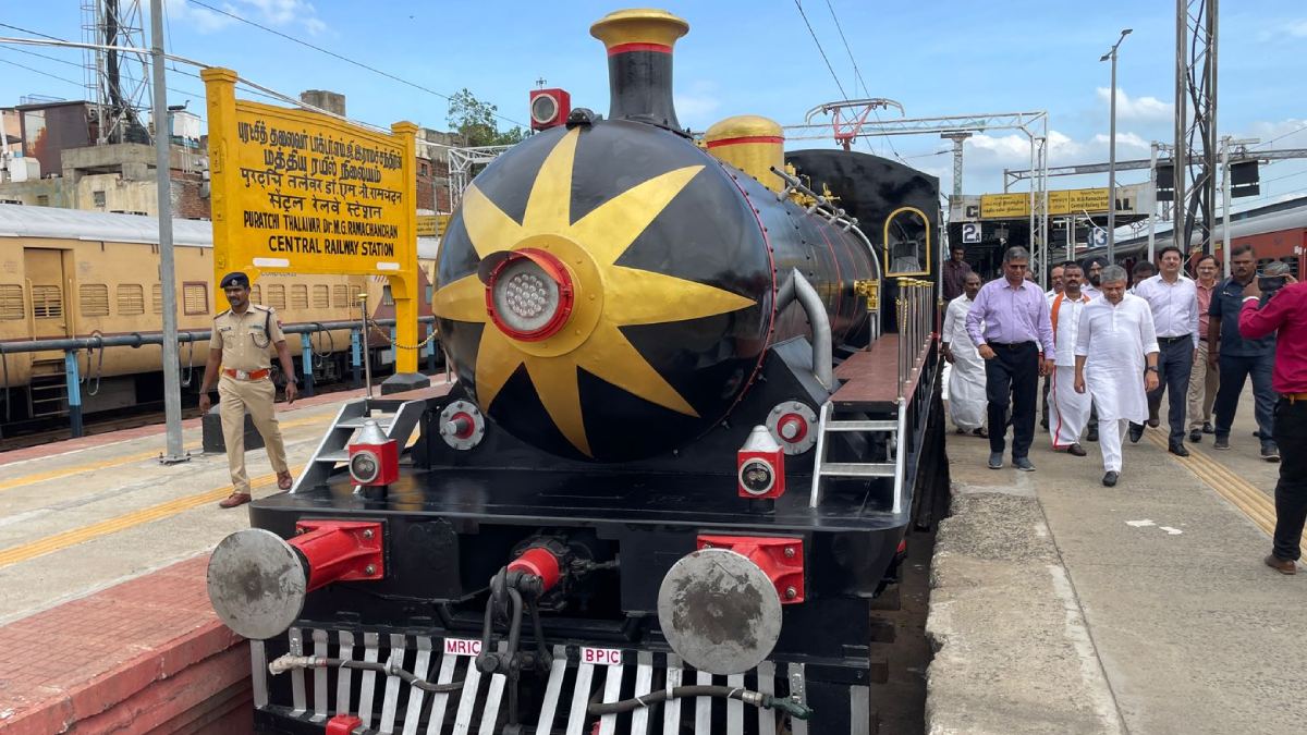 స్టీమ్ ఇంజిన్.. అదో ఎమోషన్ మళ్లీ పట్టాలపైకి Railways to introduce steam engines concept for
