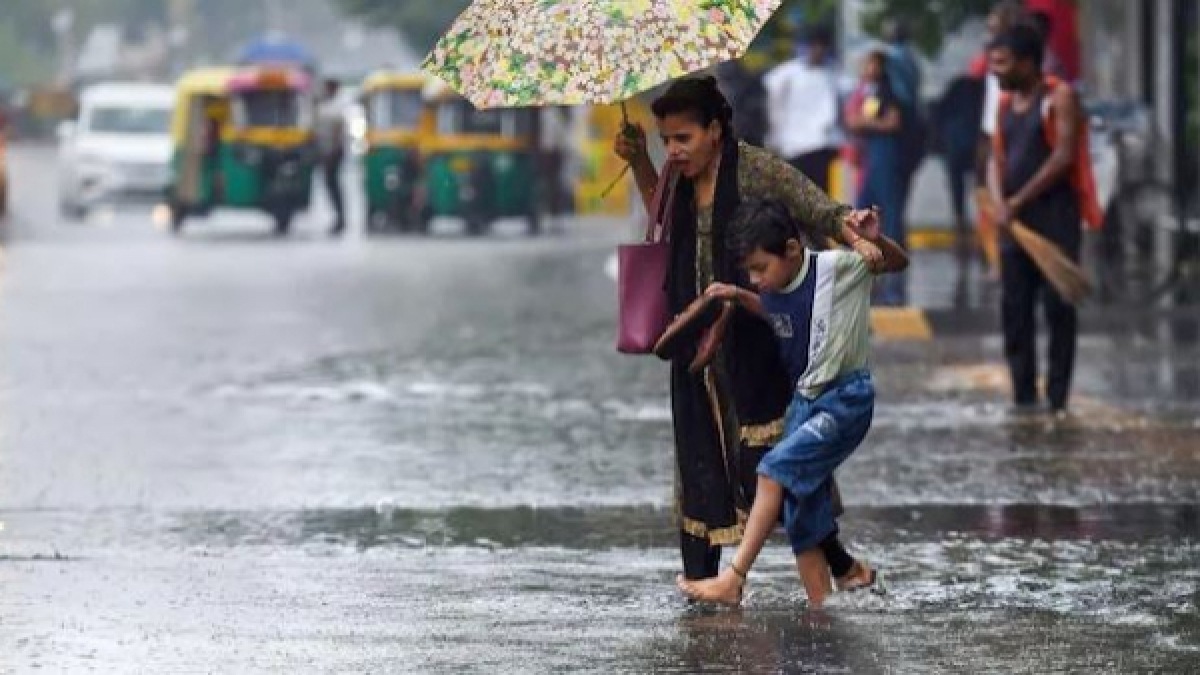 Heavy Rains: రెండు రోజులు పాఠశాలలకు సెలవు - తాజా అలర్ట్..!!
