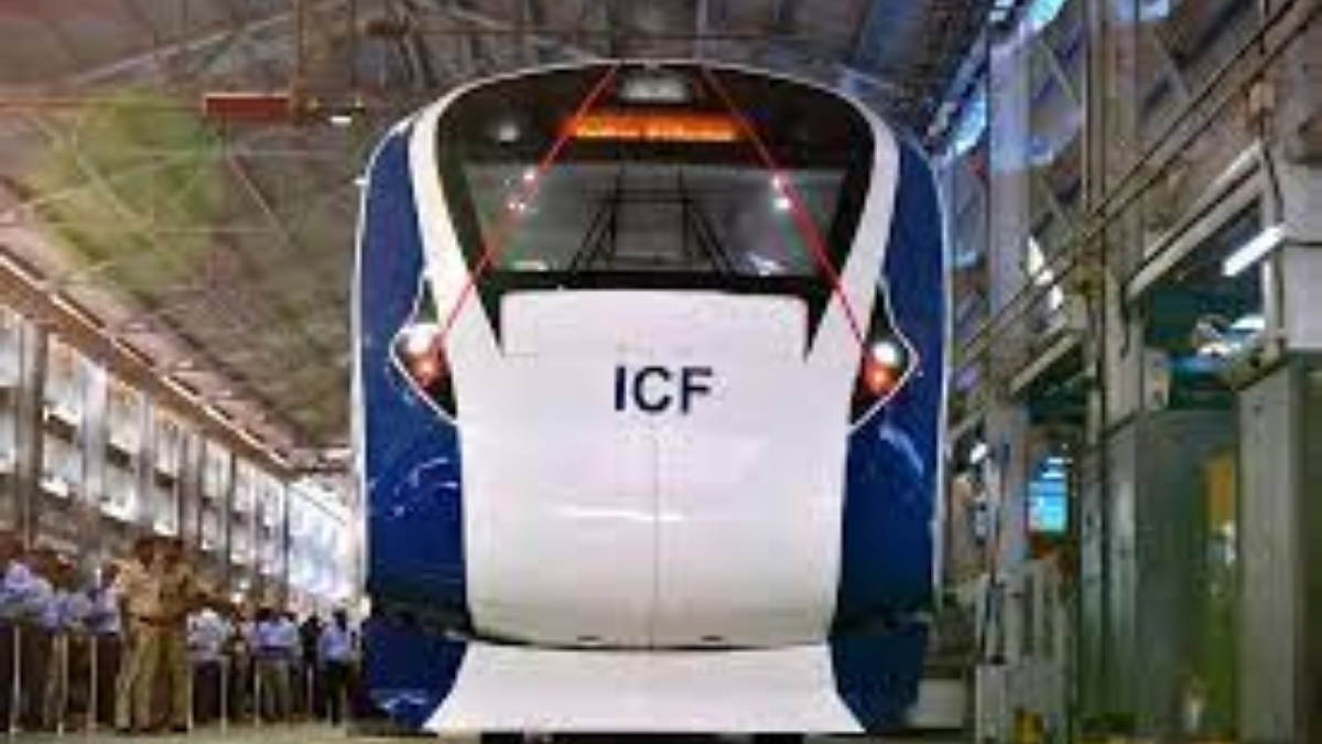 వందే భారత్ స్లీపర్లు సిద్దం - గంటకు 220 కిమీ, అన్నీ ప్రత్యేకం..!!