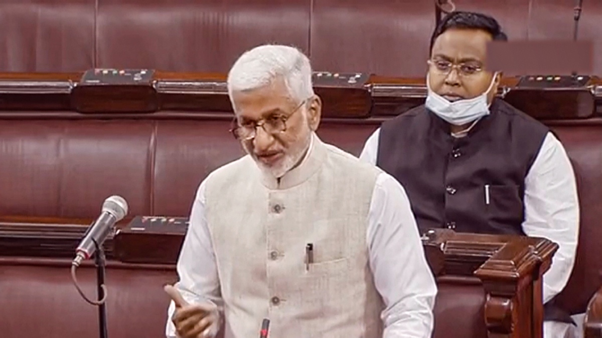 హీరోలకు అంత పారితోషకమా - గురి పెట్టారు, రాజ్యసభలో సాయిరెడ్డి..!!