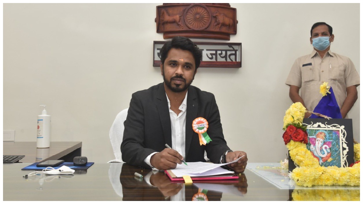 పేర్ని వర్సెస్ కలెక్టర్ : ఒకరు సీఎస్ కు ఫిర్యాదు- మరొకరు సీఎంవోకు వివరణ..!