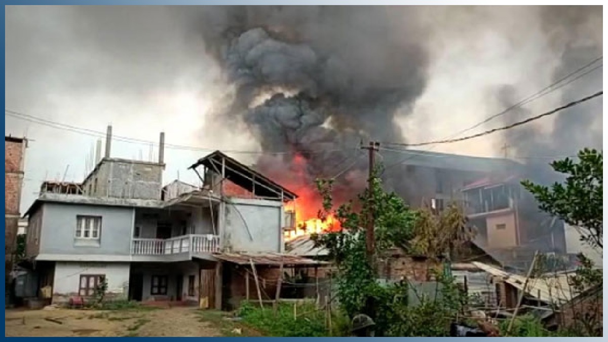 Many weapons including carbine and pistol seized from Manipur