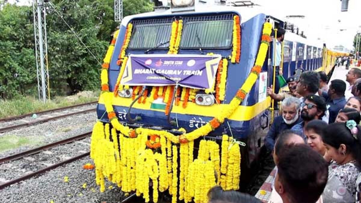 Privet Trian: పట్టాలపైకి ప్రైవేట్ ట్రైన్.. ఎప్పుడంటే..!