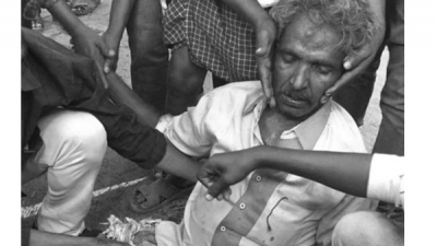 కోడి పందాల్లో దారుణం: కోడికత్తితో గాయం.. ఒకరి మృతితో తీవ్ర విషాదం