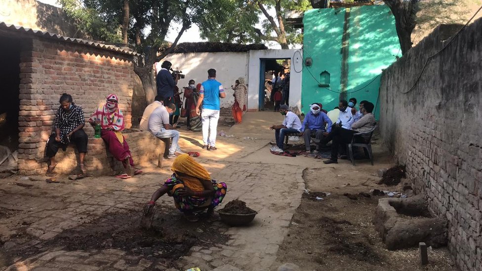 హాథ్రస్ అత్యాచారం కేసు బాధితురాలి ఇల్లు హాథ్రస్ అత్యాచారం కేసు బాధితురాలి ఇల్లు