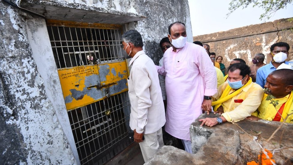 చంద్రబాబు చంద్రబాబు
