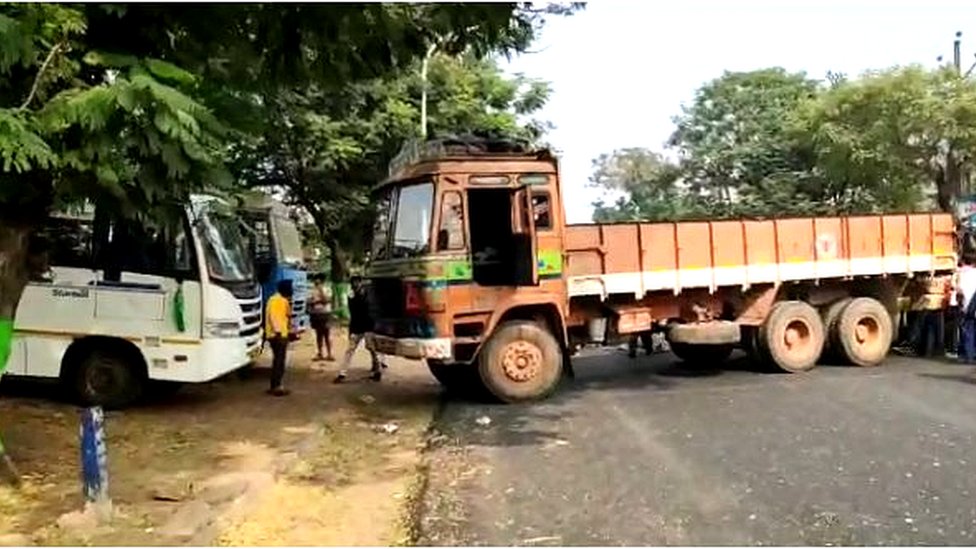 లారీ లారీ