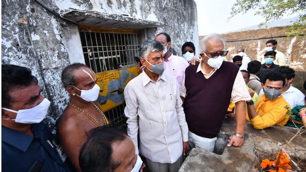 చంద్రబాబు, అశోక్ గజపతిరాజు చంద్రబాబు, అశోక్ గజపతిరాజు