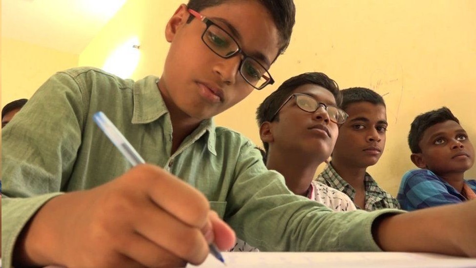 పాఠశాల విద్యార్థులు పాఠశాల విద్యార్థులు