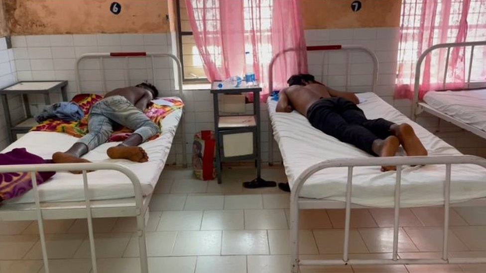 ఆస్పత్రిలో బాధితులు ఆస్పత్రిలో బాధితులు