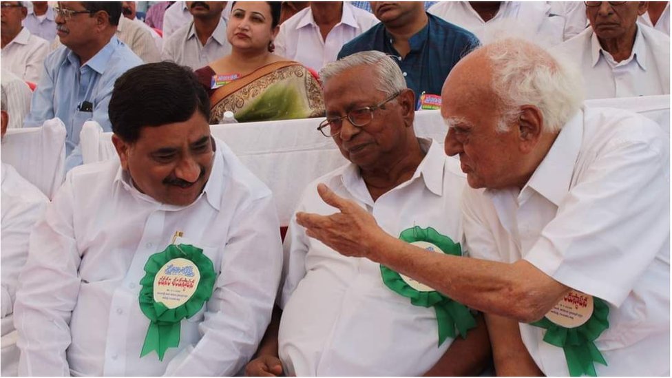ప్రభుత్వం స్థలం ఇస్తే తీసుకోవడానికి సిద్ధంగా ఉన్నానని రామయ్య అంటున్నారు ప్రభుత్వం స్థలం ఇస్తే తీసుకోవడానికి సిద్ధంగా ఉన్నానని రామయ్య అంటున్నారు