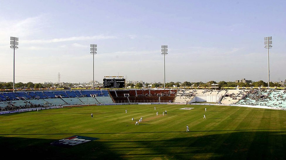మోటేరా స్టేడియం మోటేరా స్టేడియం