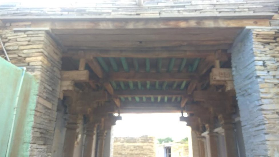 ఉయ్యాలవాడ కోట ముందుభాగం ఉయ్యాలవాడ కోట ముందుభాగం