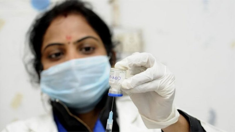 విధుల్లో డాక్టర్ విధుల్లో డాక్టర్