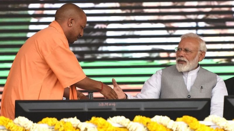 యూపీ సీఎంగా యోగిని తొలగించడం వల్ల పార్టీకి కలిగే నష్టాలను బీజేపీ పెద్దలు అంచనా వేసే పనిలో పడ్డారు. యూపీ సీఎంగా యోగిని తొలగించడం వల్ల పార్టీకి కలిగే నష్టాలను బీజేపీ పెద్దలు అంచనా వేసే పనిలో పడ్డారు.