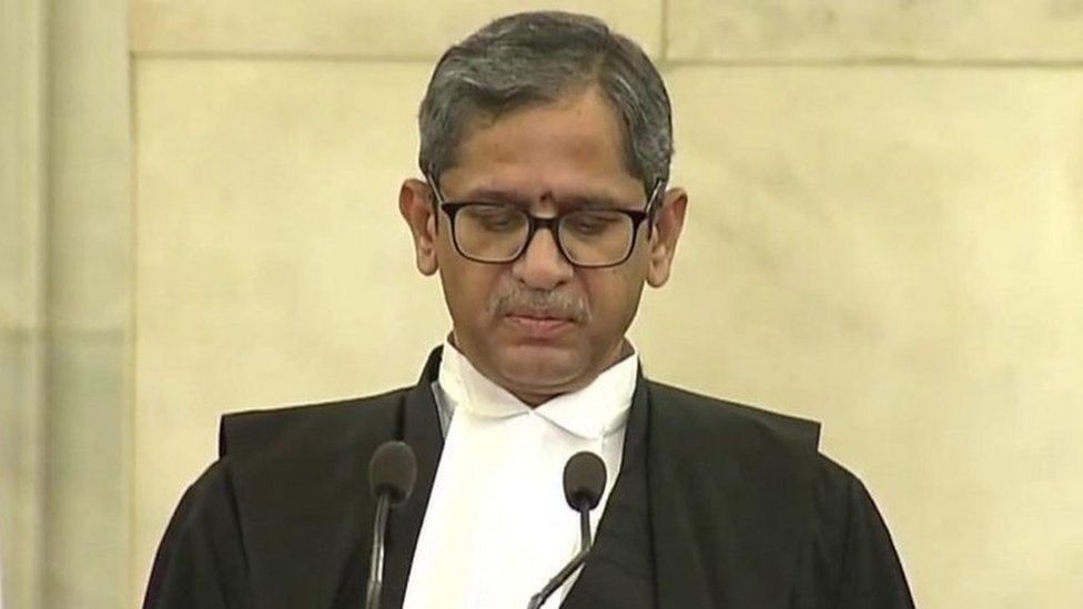 సుప్రీంకోర్టు సీజేగా జస్టిస్ ఎన్వీ రమణ ప్రమాణస్వీకారం సుప్రీంకోర్టు సీజేగా జస్టిస్ ఎన్వీ రమణ ప్రమాణస్వీకారం