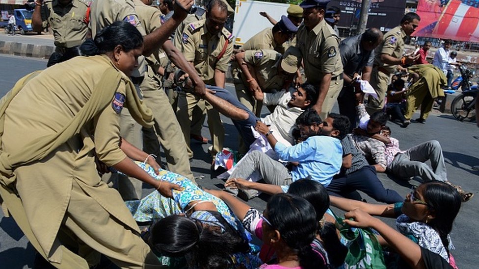నిరుద్యోగుల ఆందోళన నిరుద్యోగుల ఆందోళన
