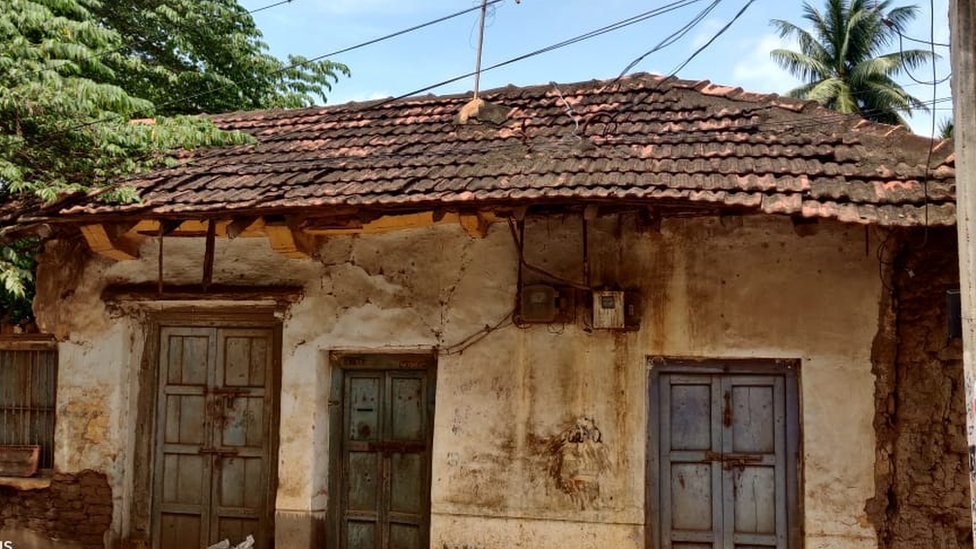 ద్వారపూడిలోని నిందితుల ఇల్లు ద్వారపూడిలోని నిందితుల ఇల్లు