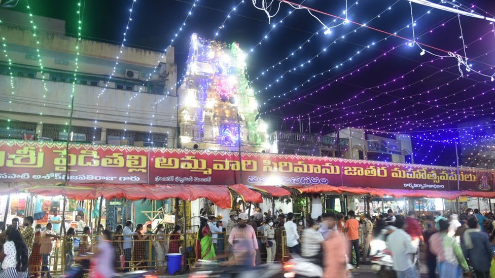 ఉత్సవాలకు సిద్ధమయిన పైడితల్లి అమ్మవారి గుడి ఉత్సవాలకు సిద్ధమయిన పైడితల్లి అమ్మవారి గుడి
