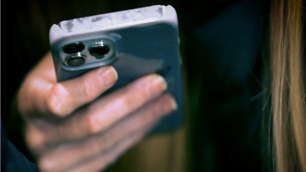 పిల్లల మెదడును స్మార్ట్‌ఫోన్ ఏం చేస్తోంది?