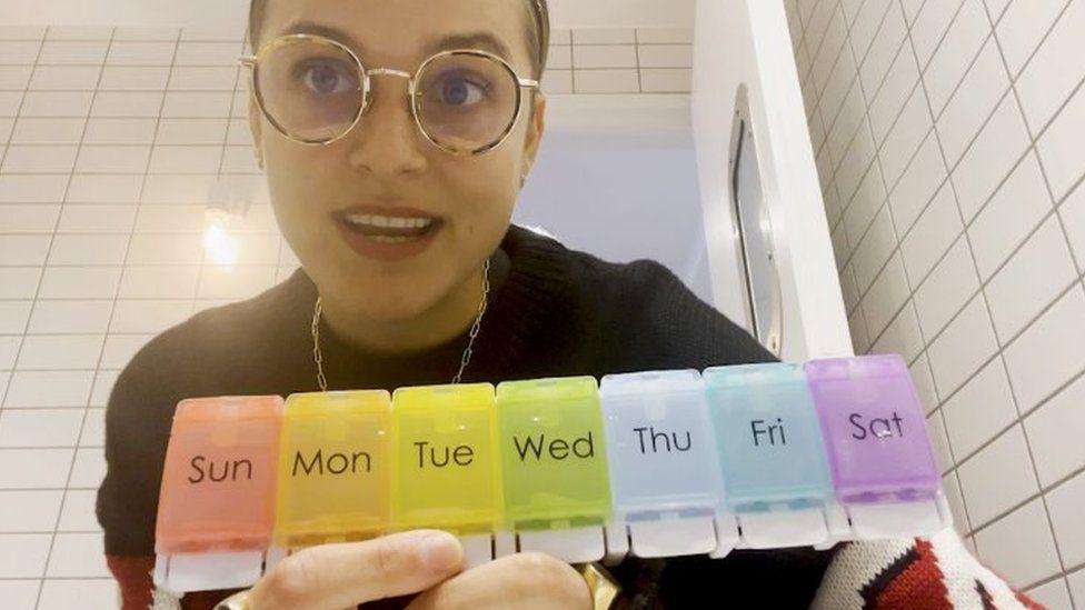 బైపోలర్ డిజార్డర్: ఉన్నట్టుండి తెలియని వ్యక్తిని ముద్దు పెట్టుకుంది,ఫైర్ అలారం మోగించింది.. ఆమెకు ఏమైంది?