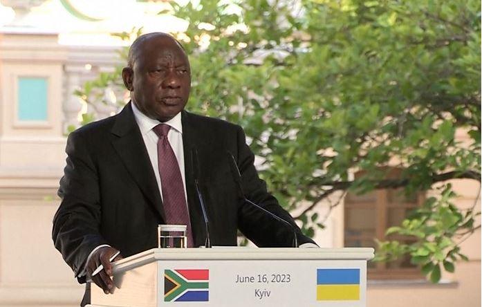 యుక్రెయిన్ యుద్ధం: 'రష్యా అణ్వాయుధాలను బెలారస్‌‌లో మోహరించాం' - ధ్రువీకరించిన పుతిన్