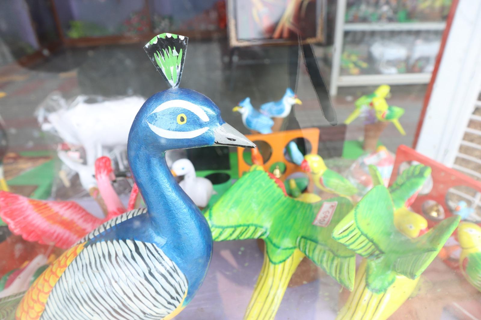 తెలంగాణ: నిర్మల్ కొయ్య బొమ్మలకు ప్రాణం...